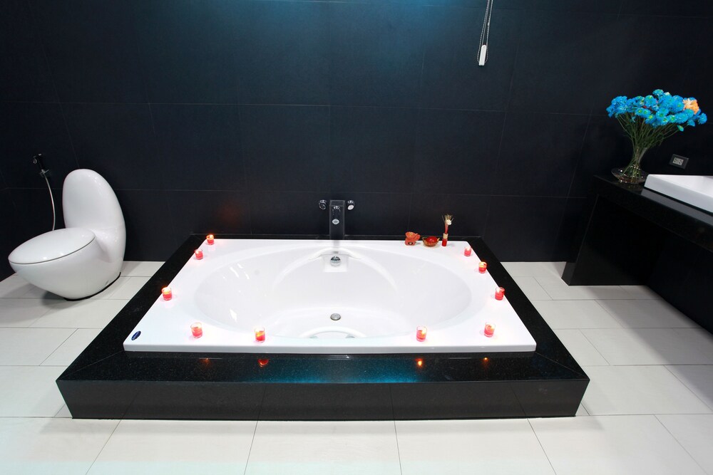 욕실 샤워 시설 (Villa with Private Pool )