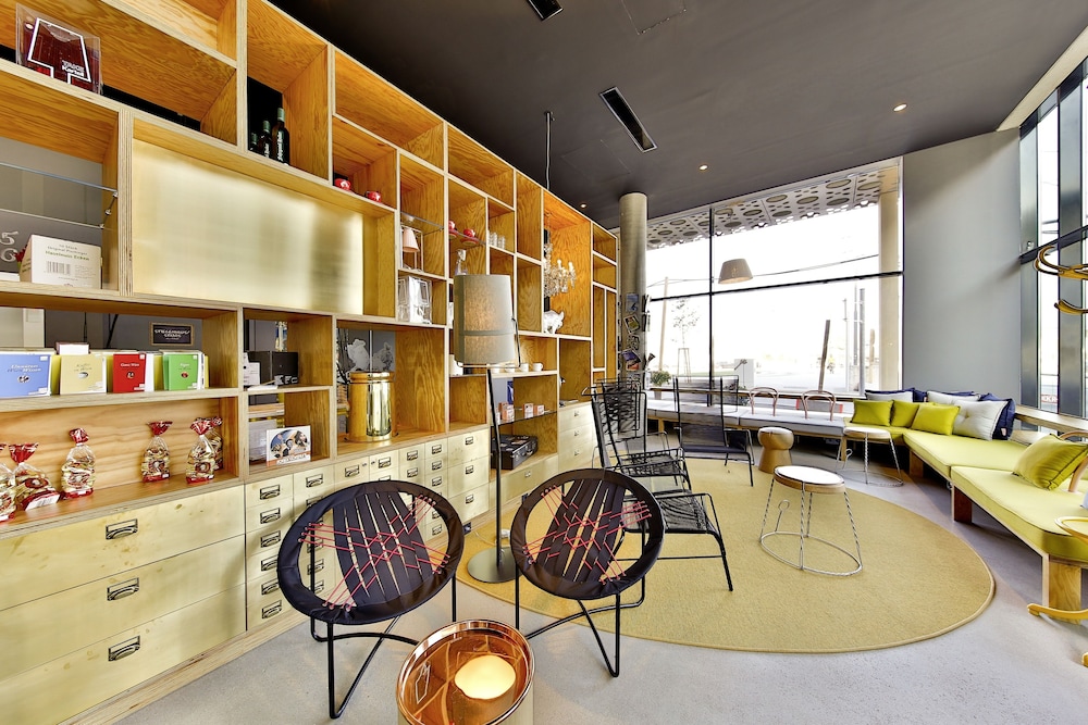 Lobby-Lounge