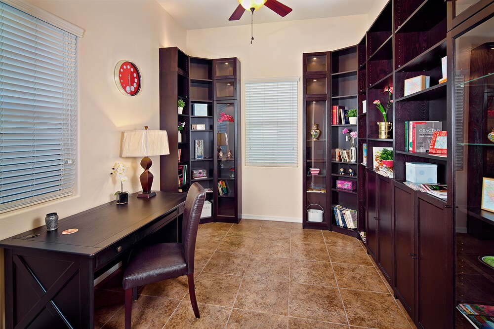 Deluxe 3 Rooms, 1 King Bed, 1 Queen Bed, 2 Twin Beds, Mountain View - In-Room Amenity