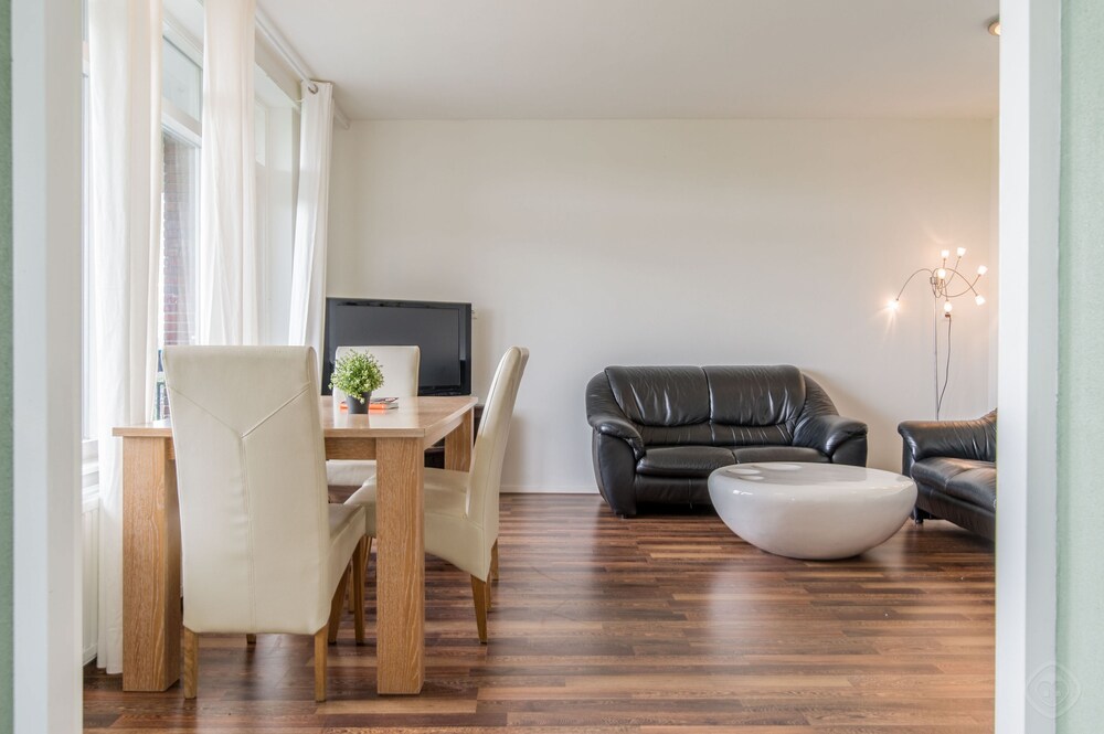 Apartment, 2 Bedrooms, Garden View - Living Area