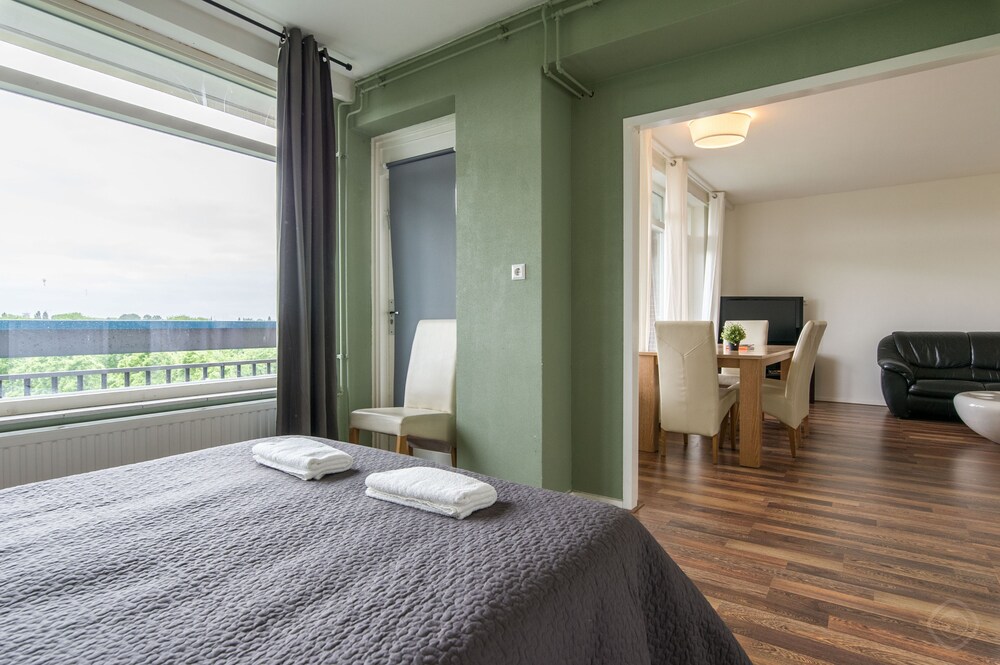 Apartment, 2 Bedrooms, Garden View - Guestroom