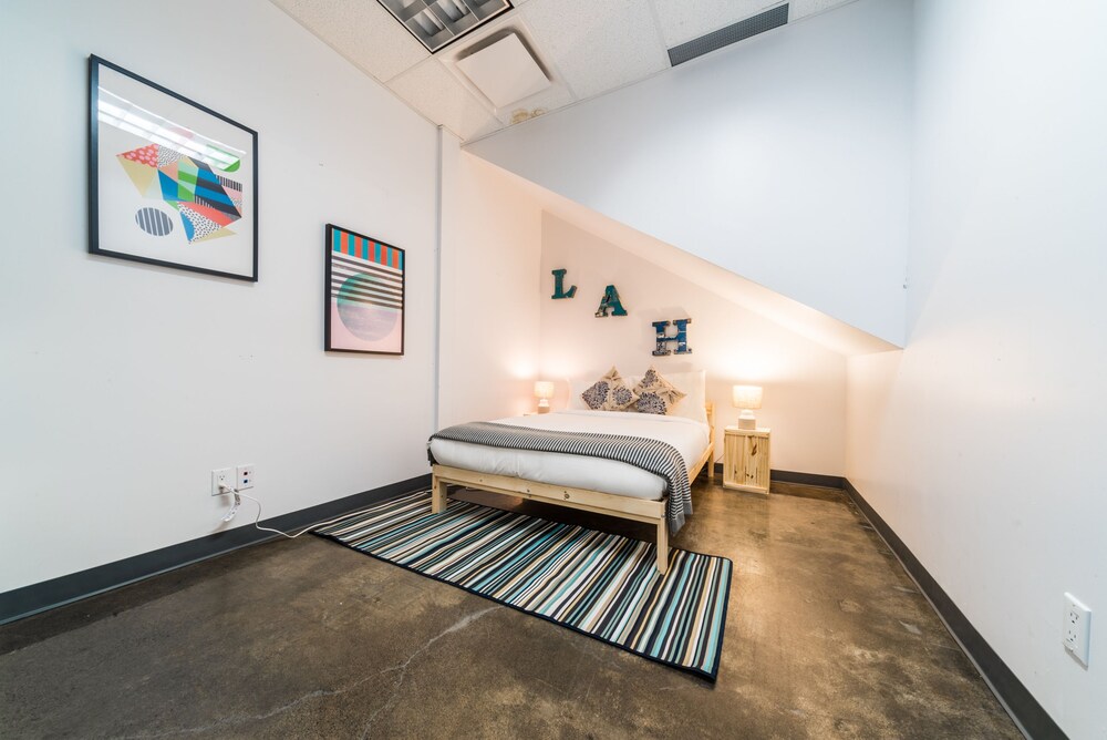 Superior Apartment, 5 Bedrooms - Guestroom