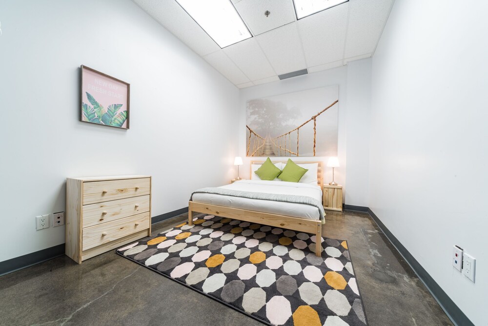 Superior Apartment, 5 Bedrooms - Guestroom
