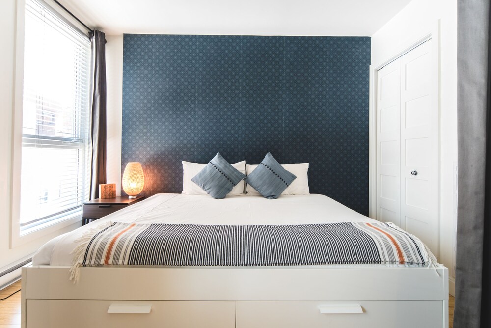 Quartier des spectacles, PA - 201A - Guestroom