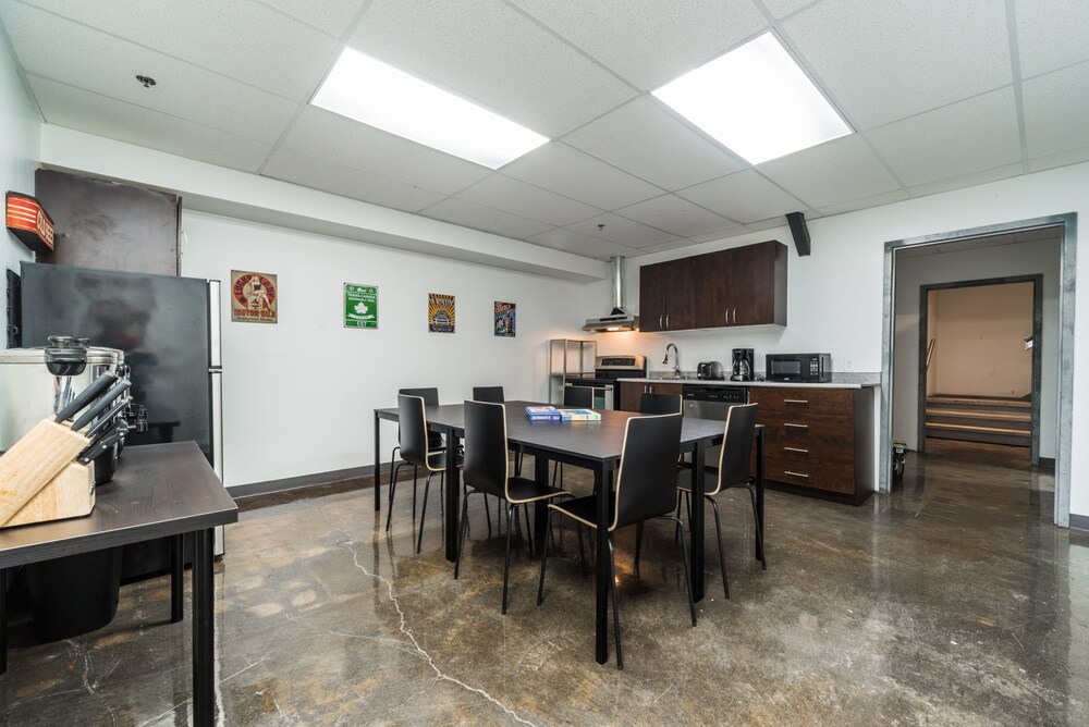 Superior Apartment, 5 Bedrooms - Guestroom