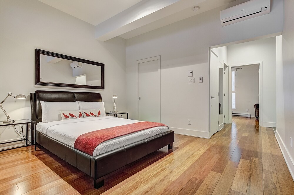 Quartier des spectacles, PA - Coloniale - Guestroom