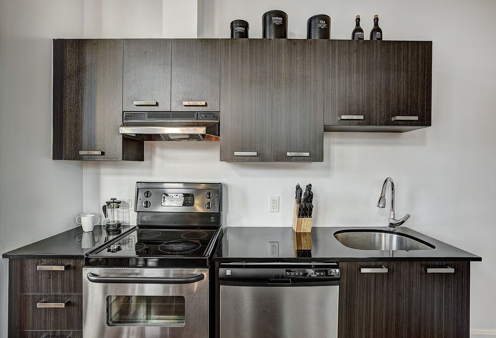 Quartier des spectacles, PA - 303A (Mezzanine) - In-Room Kitchen