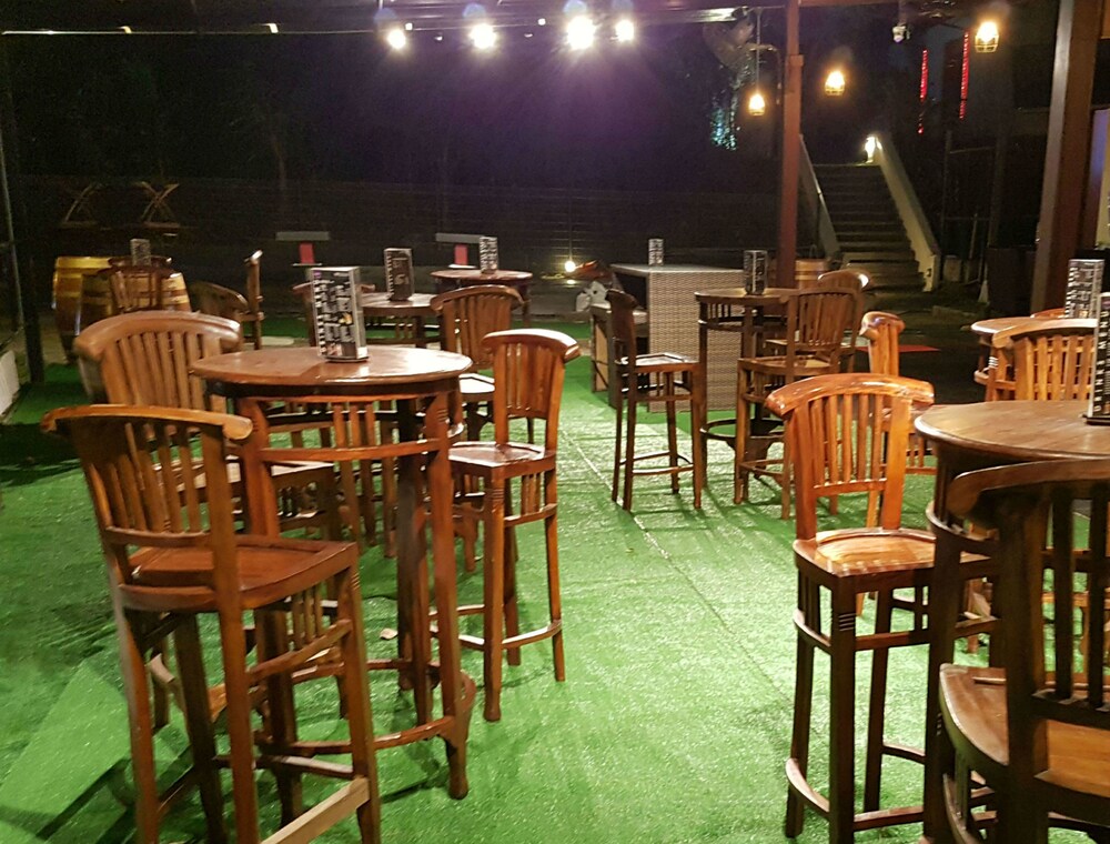 Hotel Bar