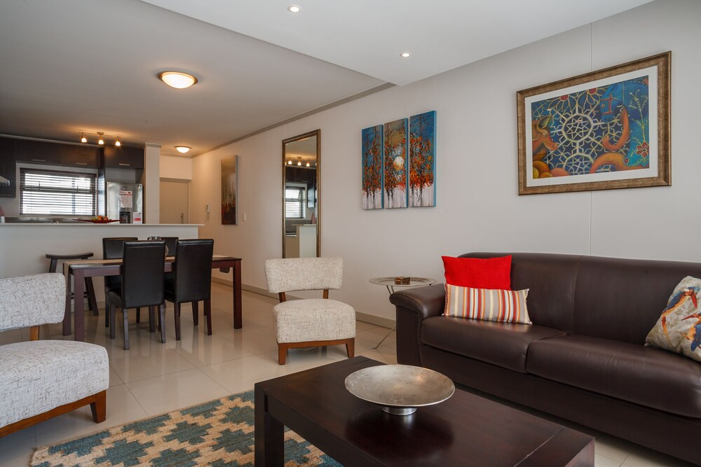 Luxury Apartment, 2 Bedrooms - Living Area