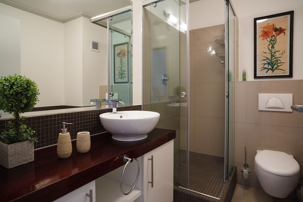 Luxury Apartment, 2 Bedrooms - Bathroom