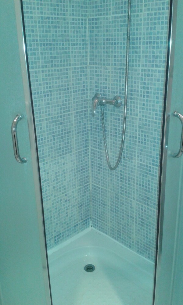 Doccia (Appartamento Comfort, 1 camera da letto, cucina)