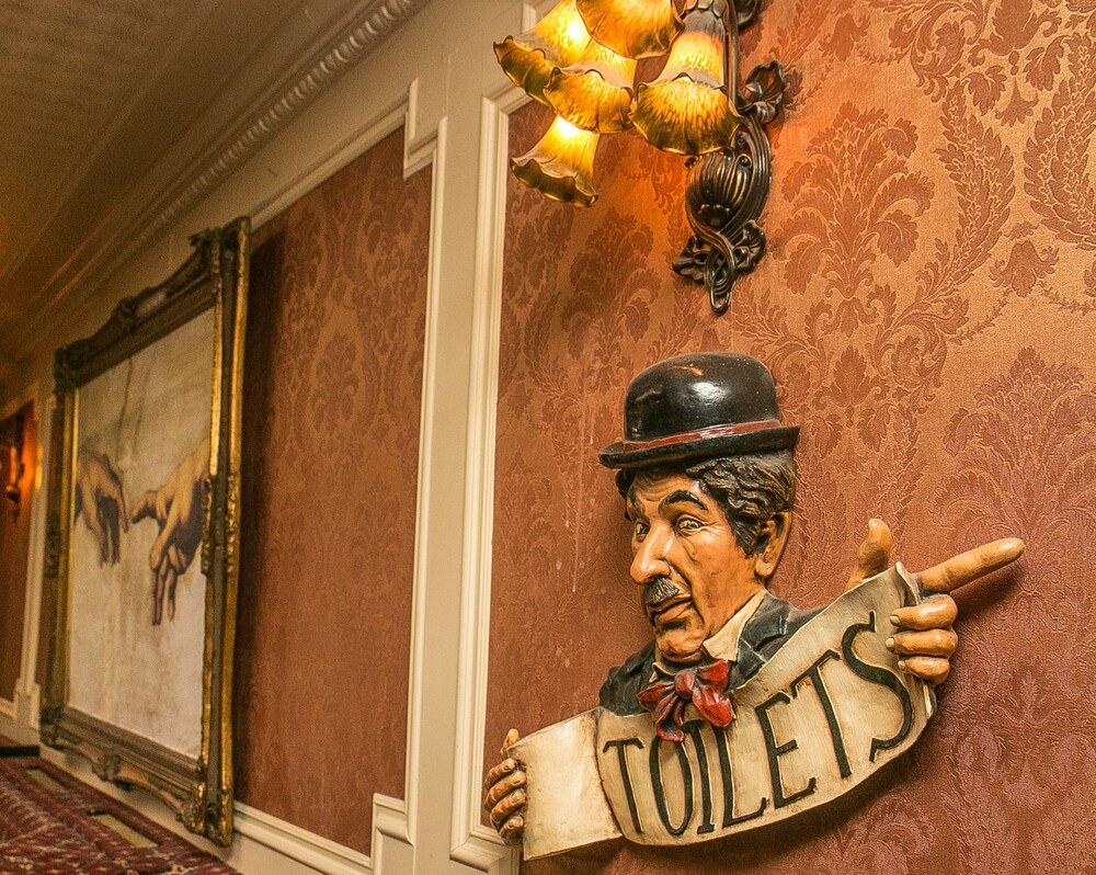 Hotel Bar