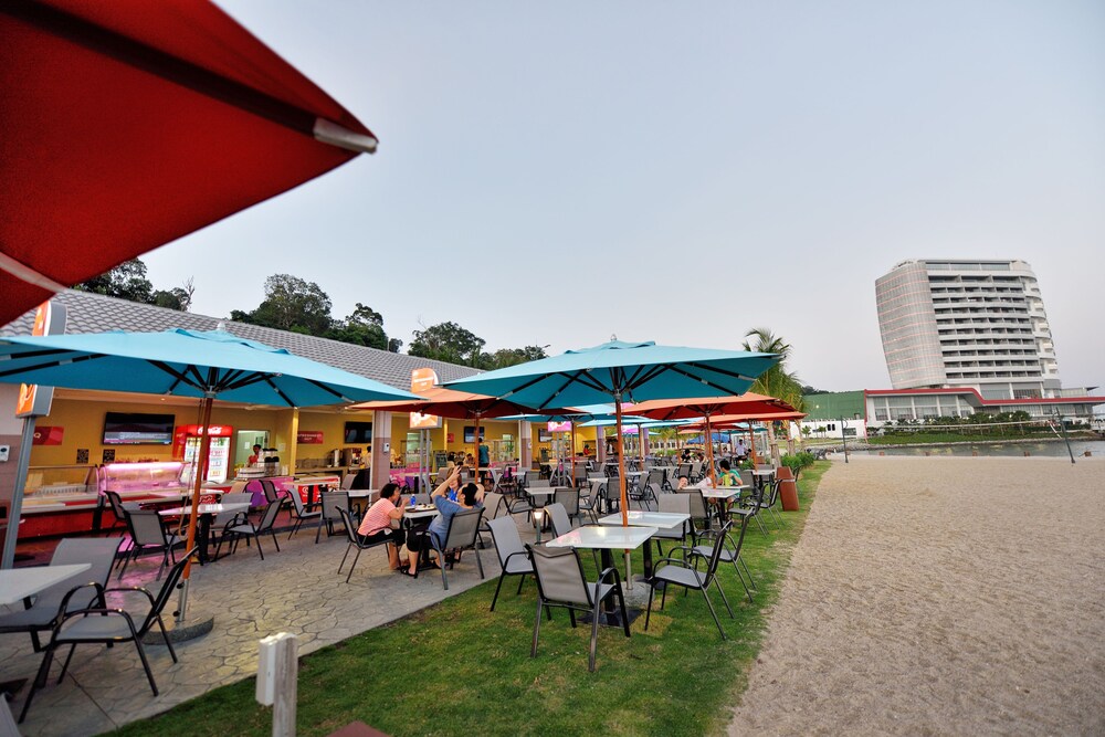 Food Court