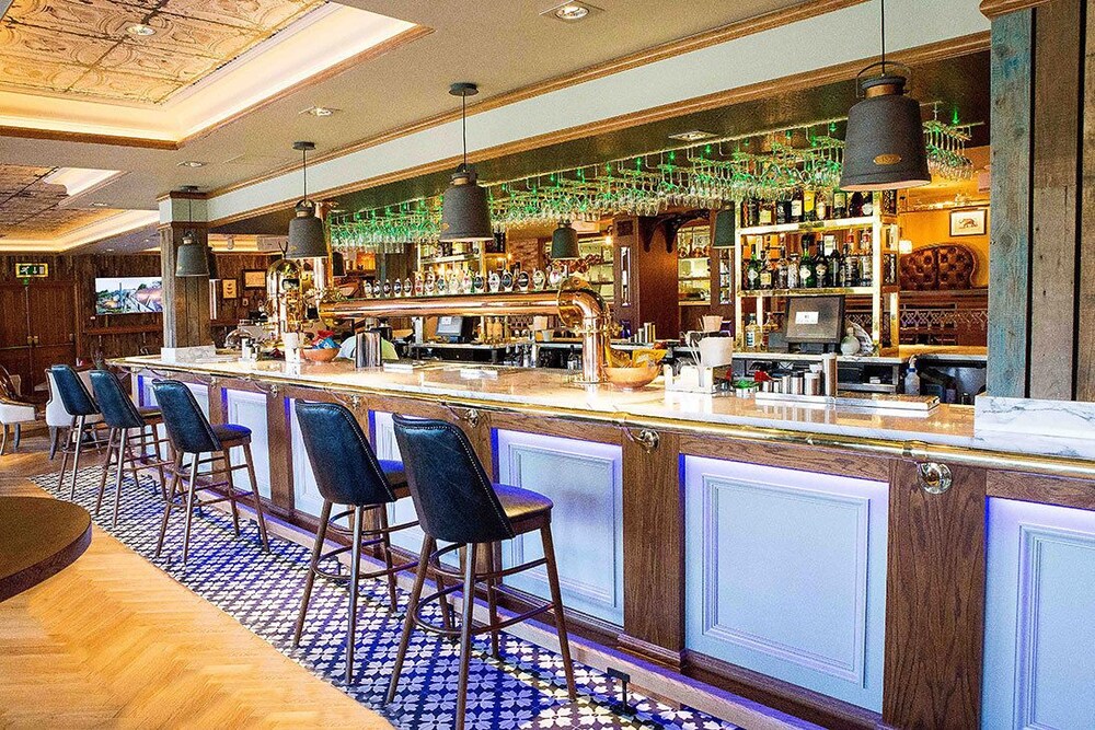 Hotel Bar
