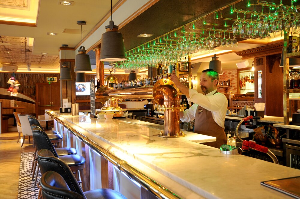 Hotel Bar
