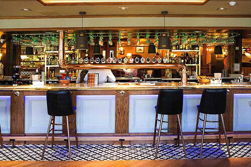 Hotel Bar