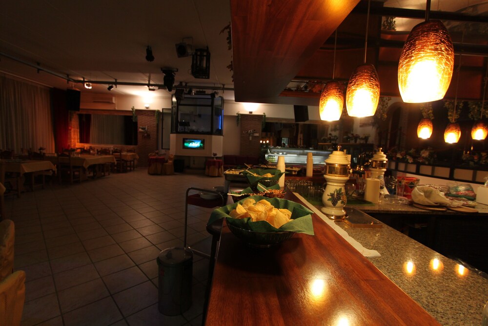 Snack bar
