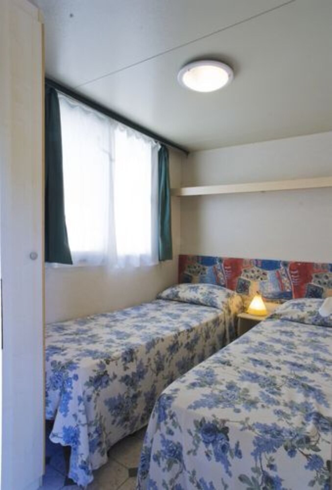 Zimmer (Mobile Unterkunft (4 + 2 people))