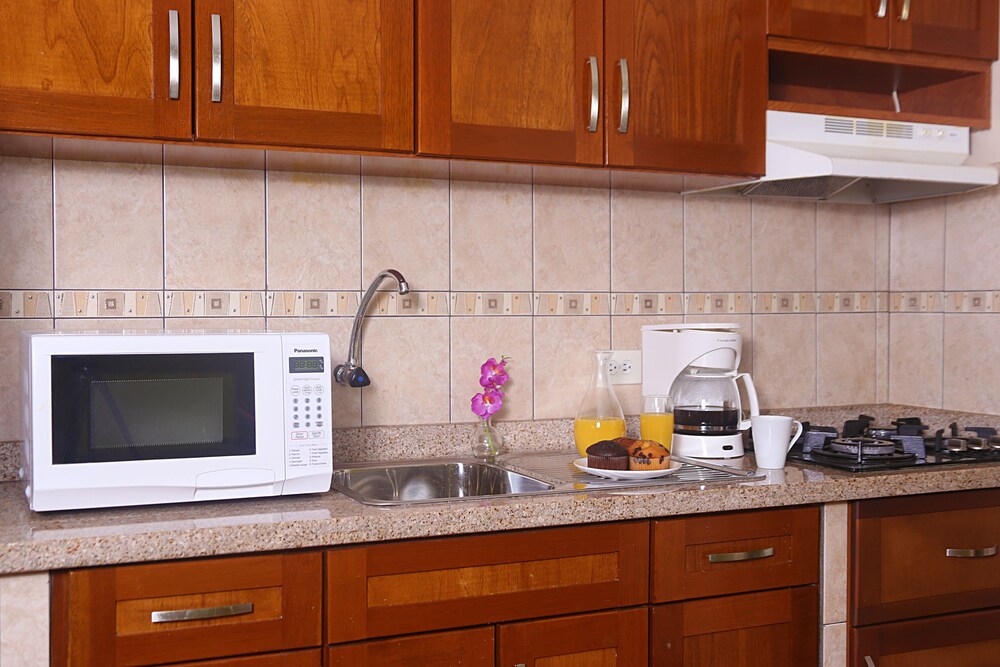 전자레인지 (Renovated 1 Bedroom Apartment)