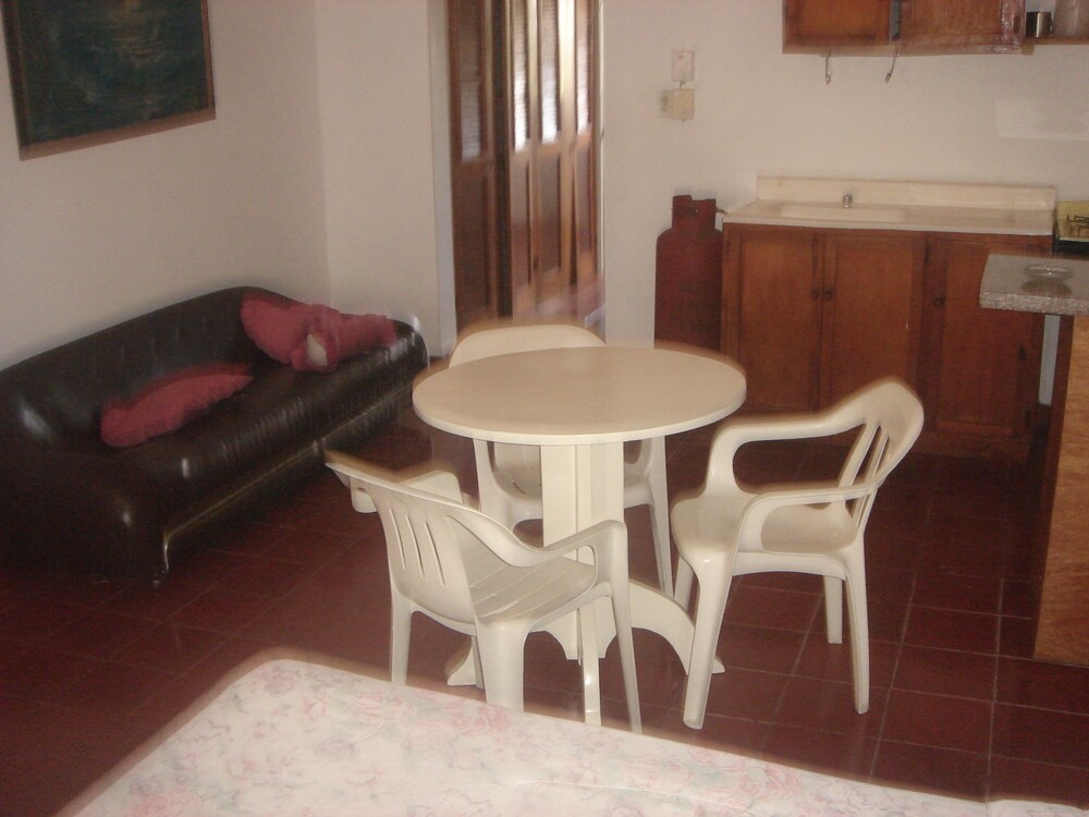 거실 (Conchita 2 Apartment)
