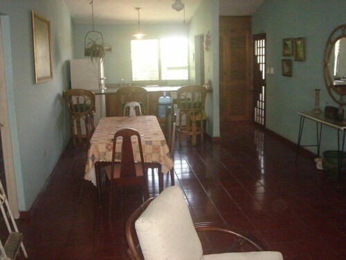 거실 (Conchita Grande One Bedroom Apartment)