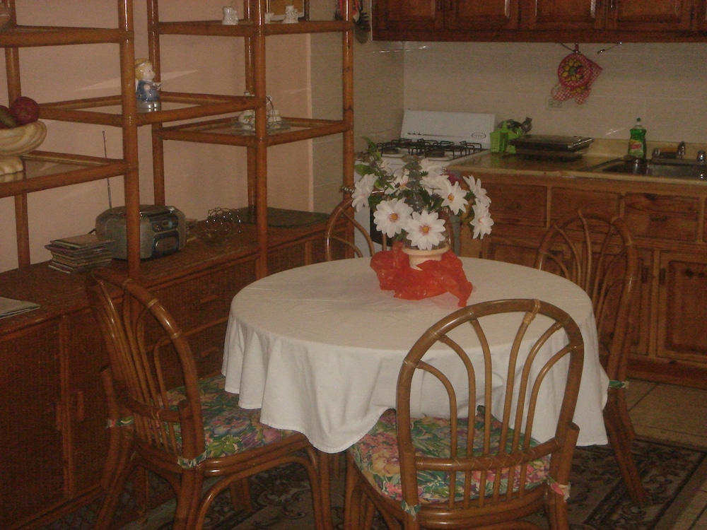 대표 사진 (Studio Apartment 103)