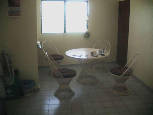 거실 (Two Bedroom Apartment)