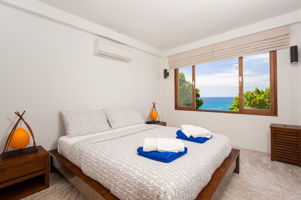 객실 (C17 Three Bedroom Pool Villa)