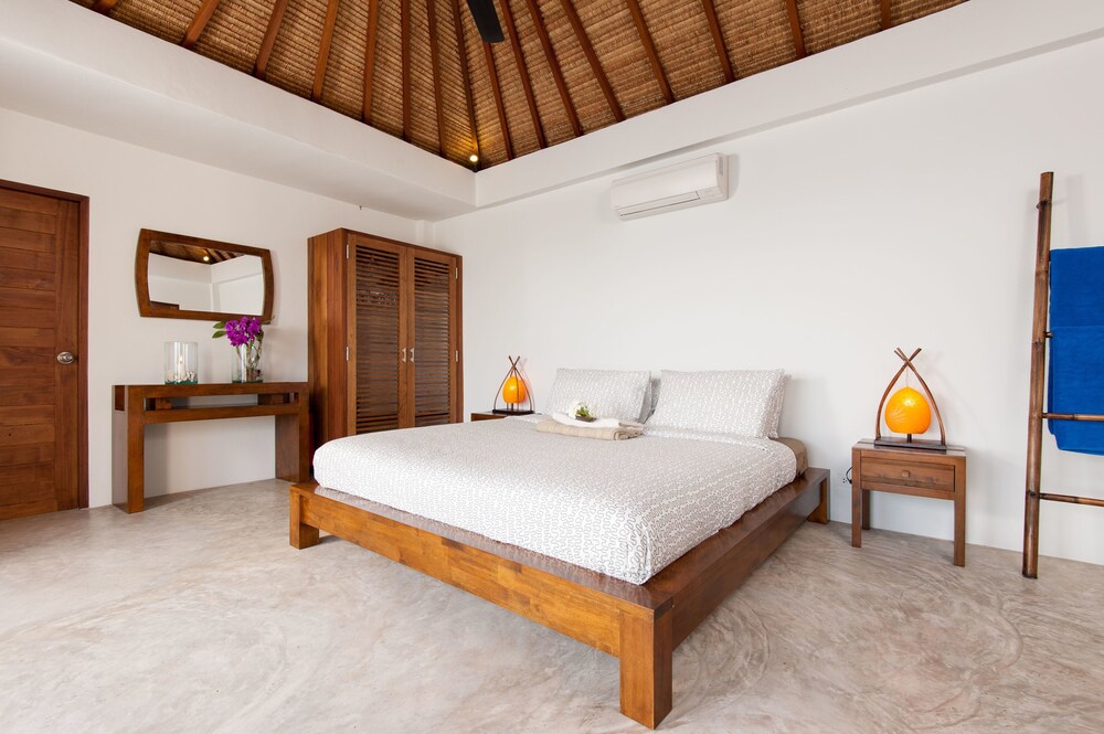 객실 (C17 Three Bedroom Pool Villa)
