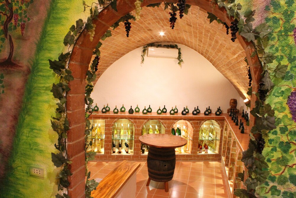 Hotel Bar