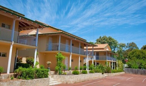 Higgins Lane Motel