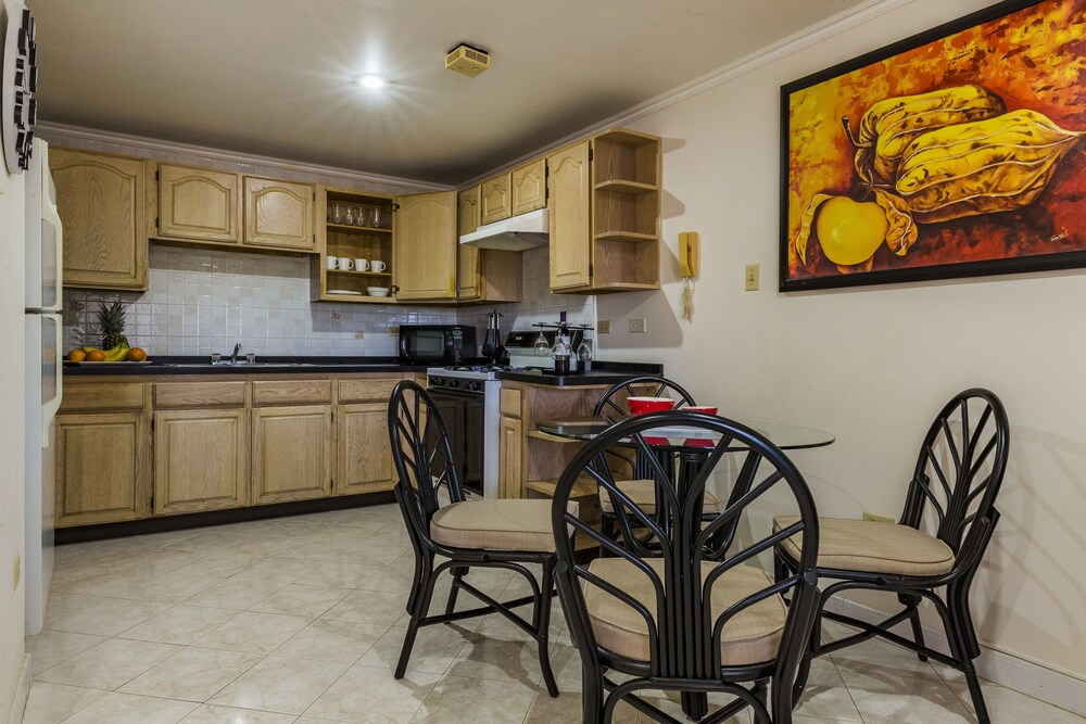 객실 내 주방 (2 Bedroom Apartment )