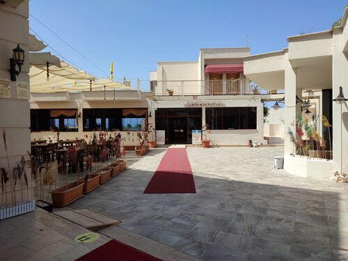 Ladies Beach Residence Family Suites