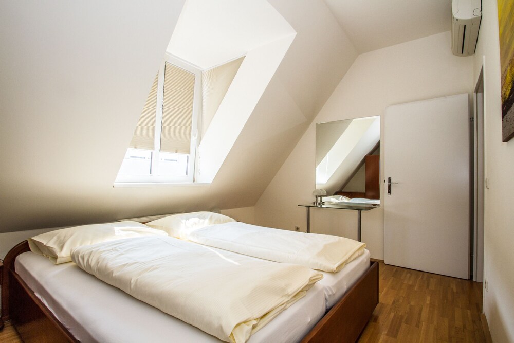 Zimmer (Apartment, 1 Schlafzimmer (4 Erwachsene) Nr.13)