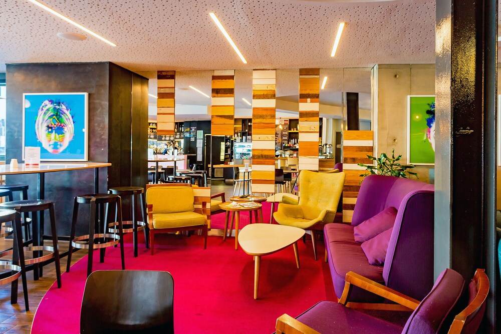 Hotel Bar
