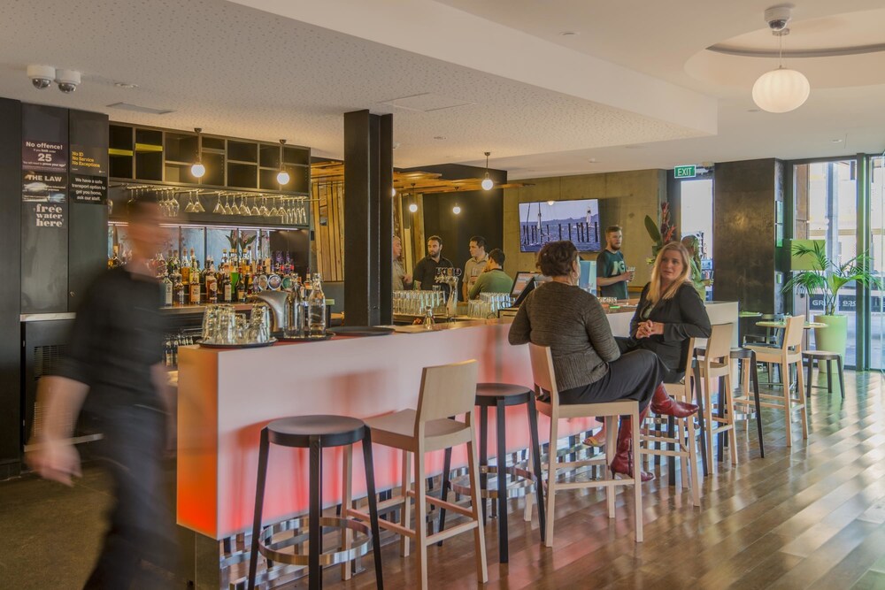 Hotel Bar