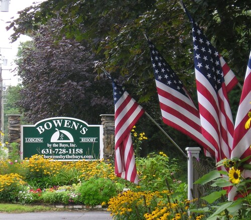Bowen's by the Bays