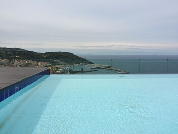 Infinity Pool