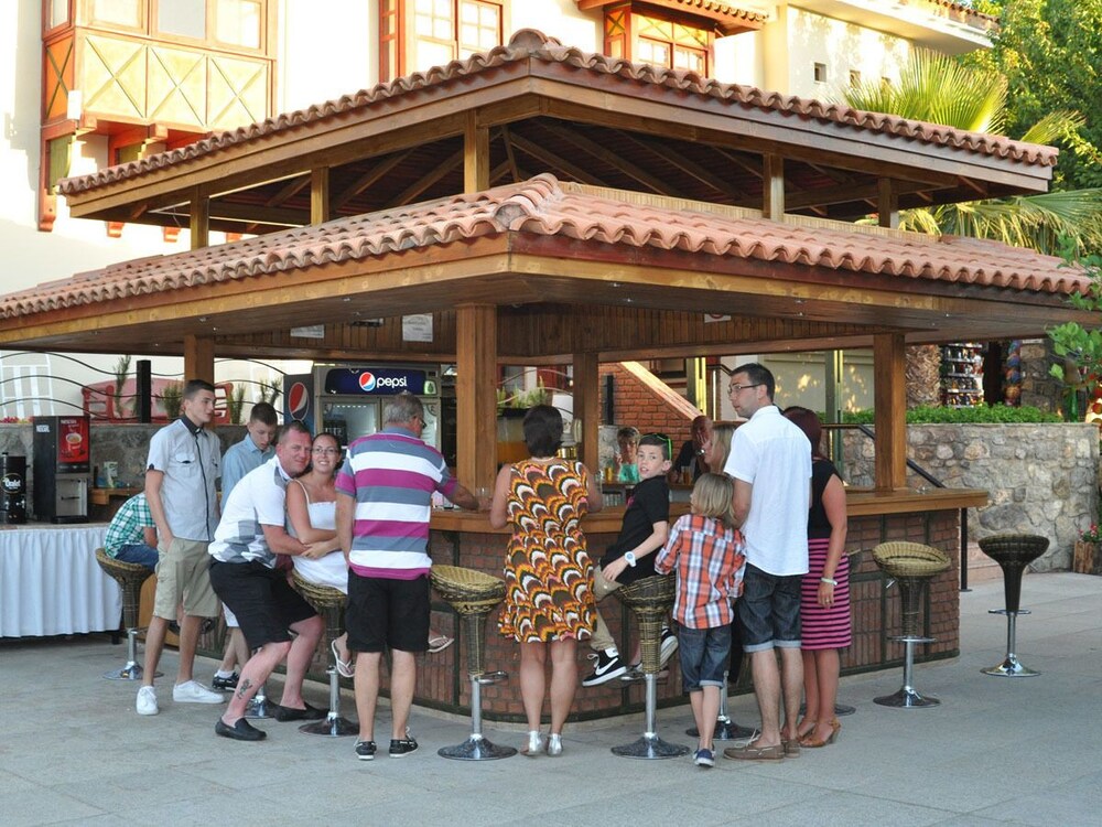 Poolbar