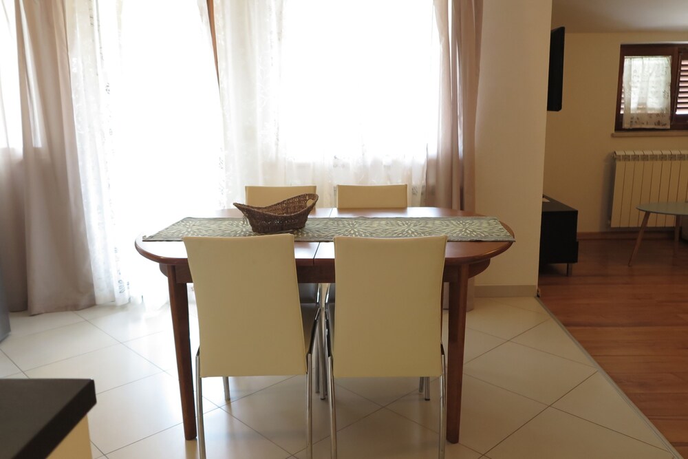 Superior Studio Suite, 1 Bedroom, Balcony, Garden View - Guestroom