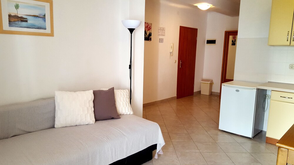 Comfort Apartment, 1 King Bed - Living Area
