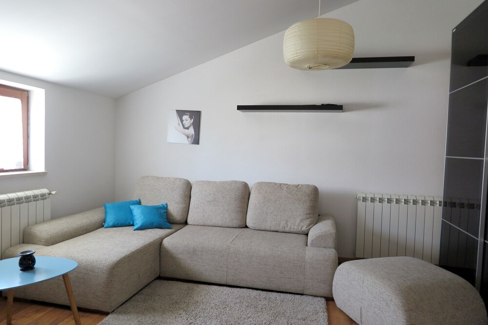 Superior Studio Suite, 1 Bedroom, Balcony, Garden View - Living Area