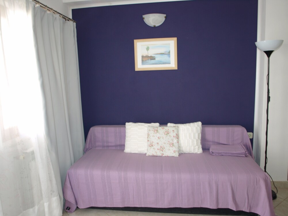 Comfort Apartment, 1 King Bed - Guestroom