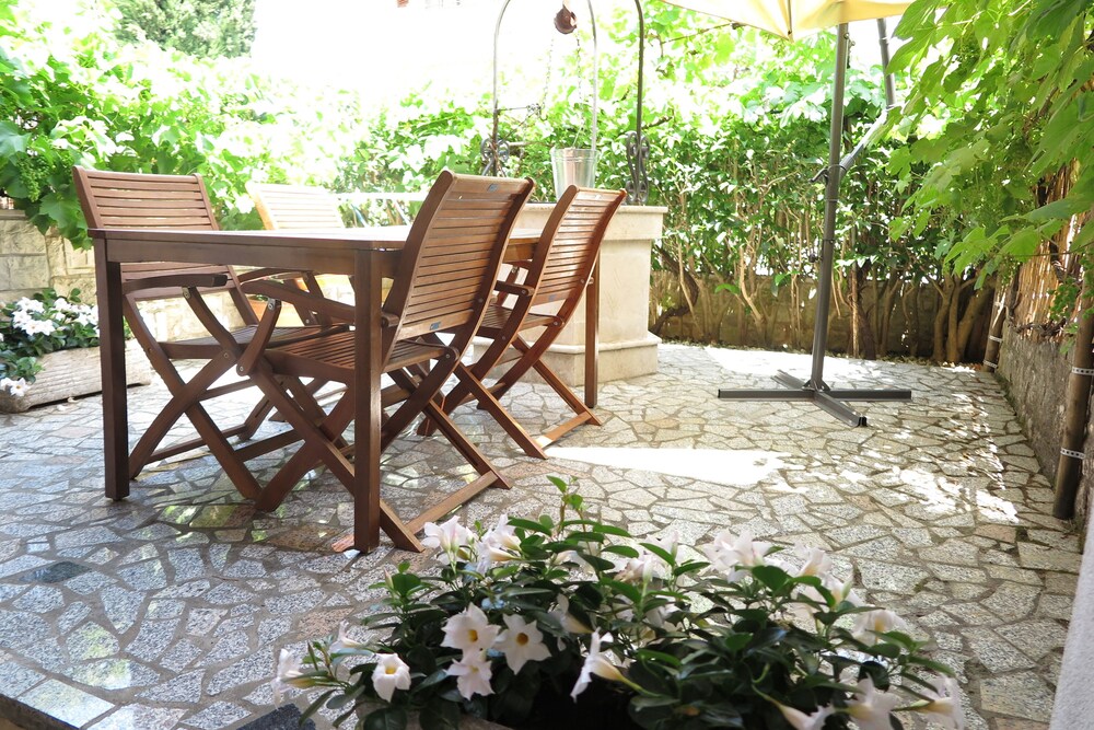 Traditional Apartment, 1 Bedroom, Kitchen, Garden Area - Terrace/Patio