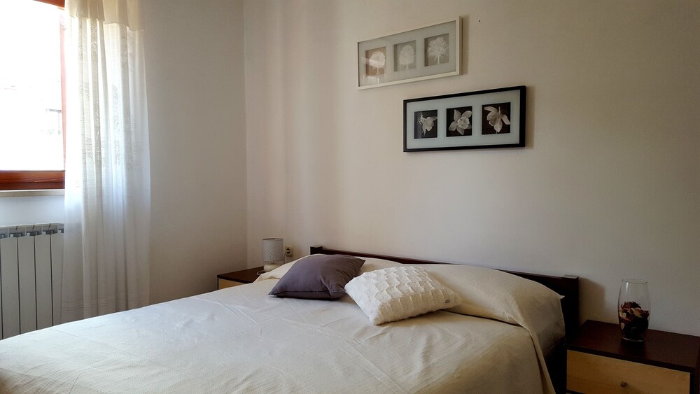 Comfort Apartment, 1 King Bed - Guestroom