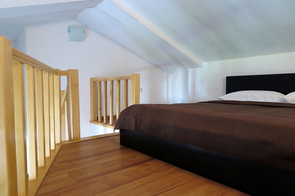 Superior Studio Suite, 1 Bedroom, Balcony, Garden View - Guestroom