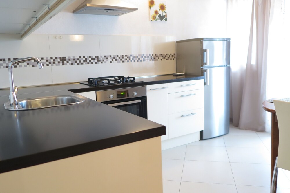 Superior Studio Suite, 1 Bedroom, Balcony, Garden View - In-Room Kitchen