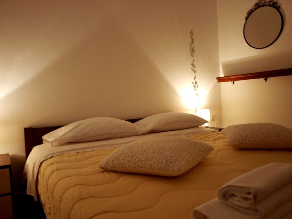 Traditional Apartment, 1 Bedroom, Kitchen, Garden Area - Guestroom