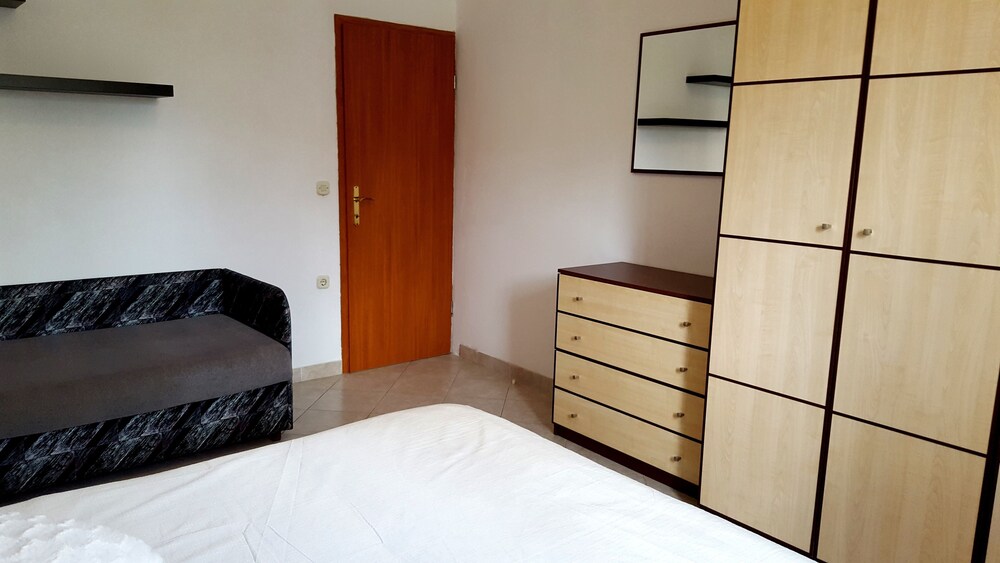 Comfort Apartment, 1 King Bed - Guestroom