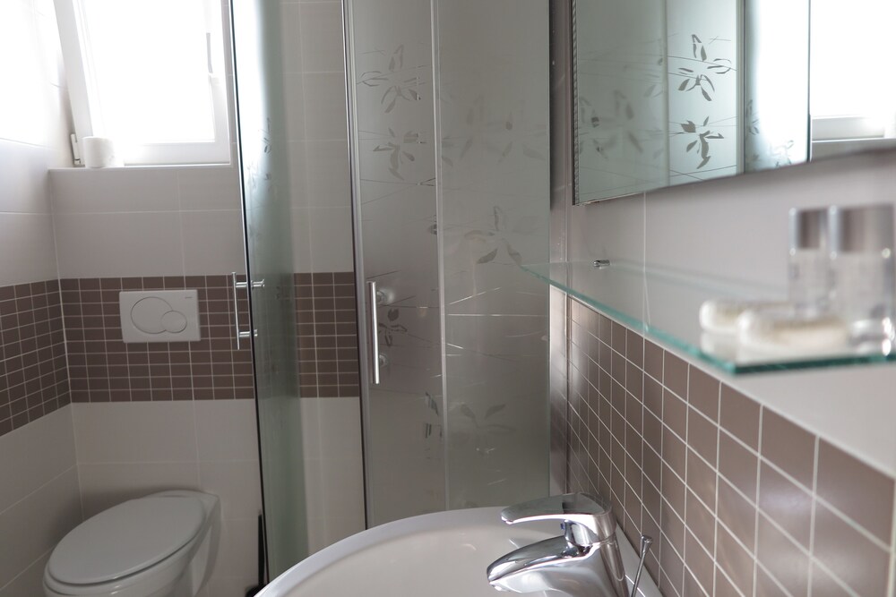 Basic Apartment, 1 Bedroom - Bathroom